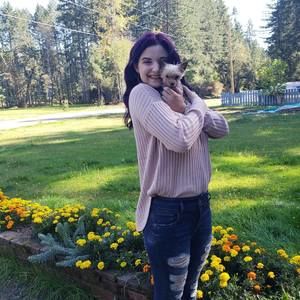 Meet your Posher, Ayla